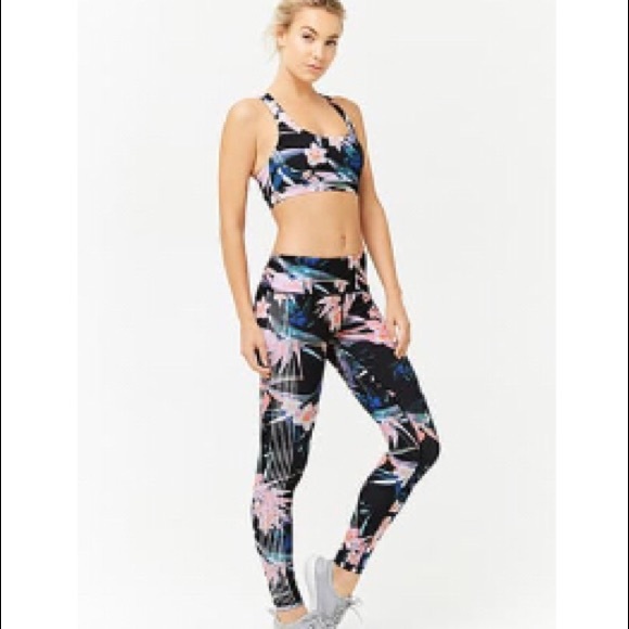 Forever 21 Pants - Floral Leggings🌸